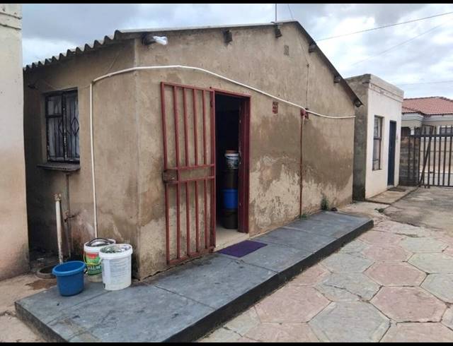 2 BEDROOM HOUSE FOR SALE IN MOHLAKENG